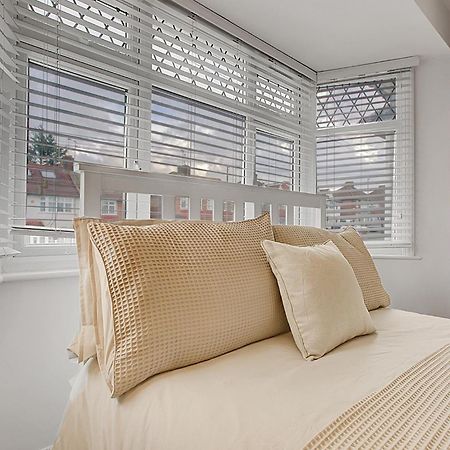 Quality Apartments Close To Tube Hendon Bagian luar foto